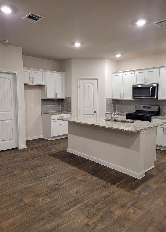 Building Photo - 211 Callado Cir