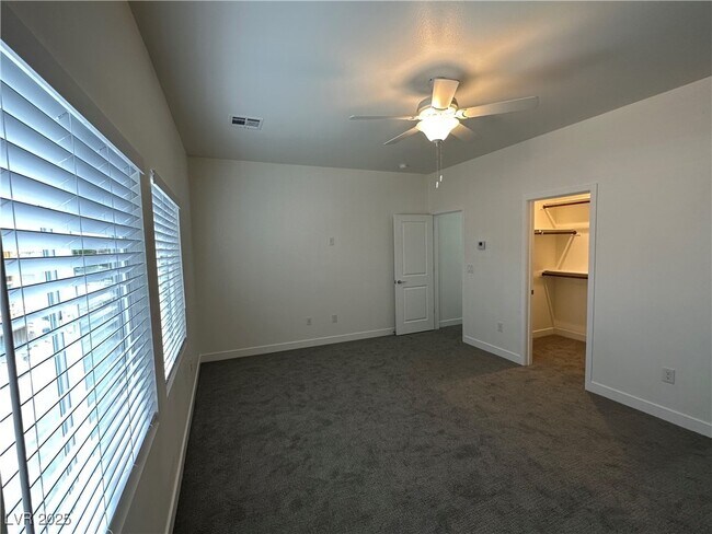 Building Photo - 1180 Blossom Pt St