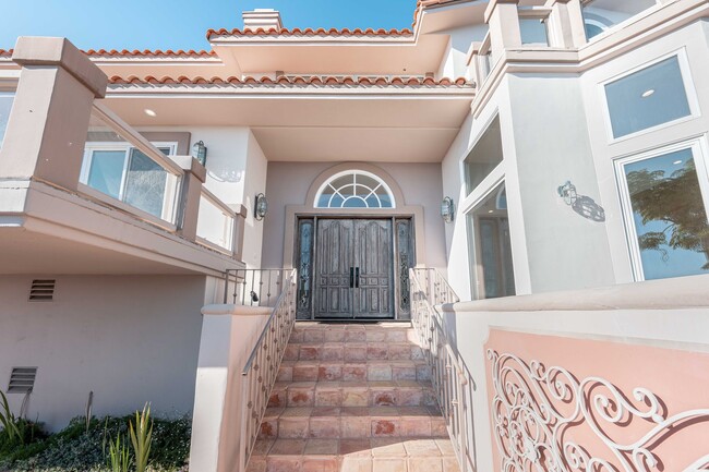 Building Photo - 3355 Palo Vista Dr