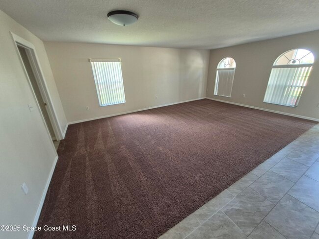 Building Photo - 2109 Maeve Cir