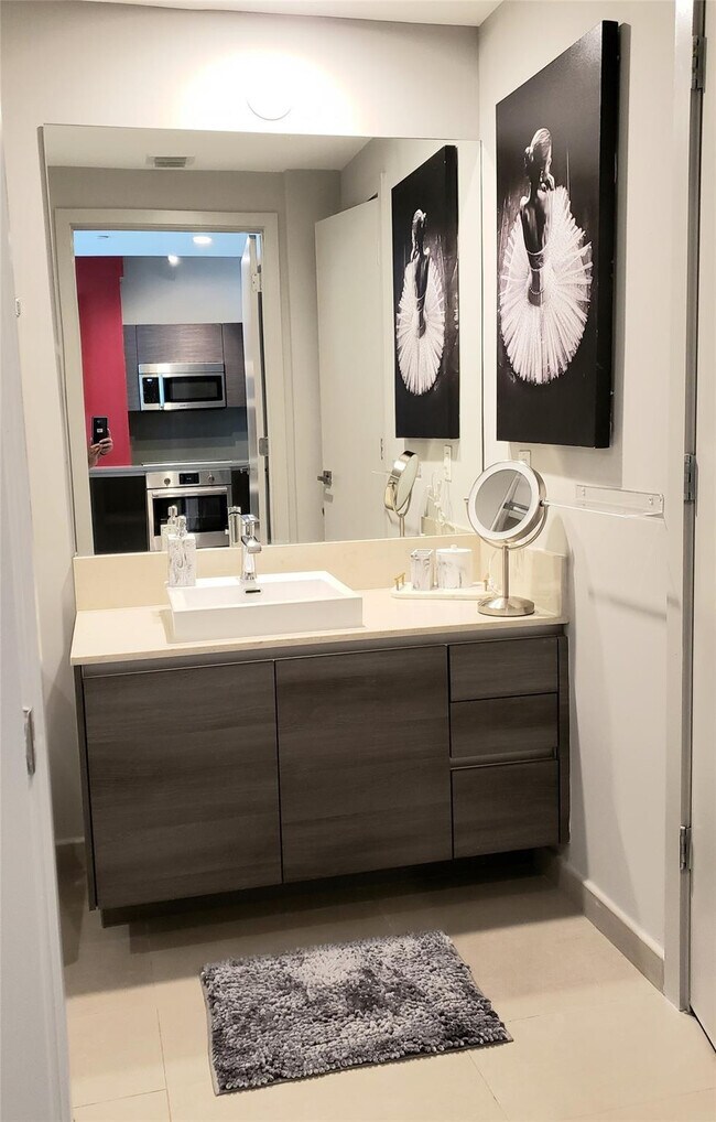 Building Photo - 1080 Brickell Ave