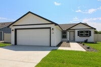 Building Photo - Newer 3 Bed/2 Bath Rambler in Pasco