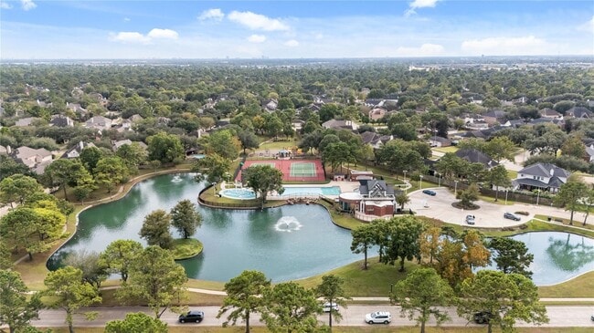 Building Photo - 17207 Mossbriar Ln