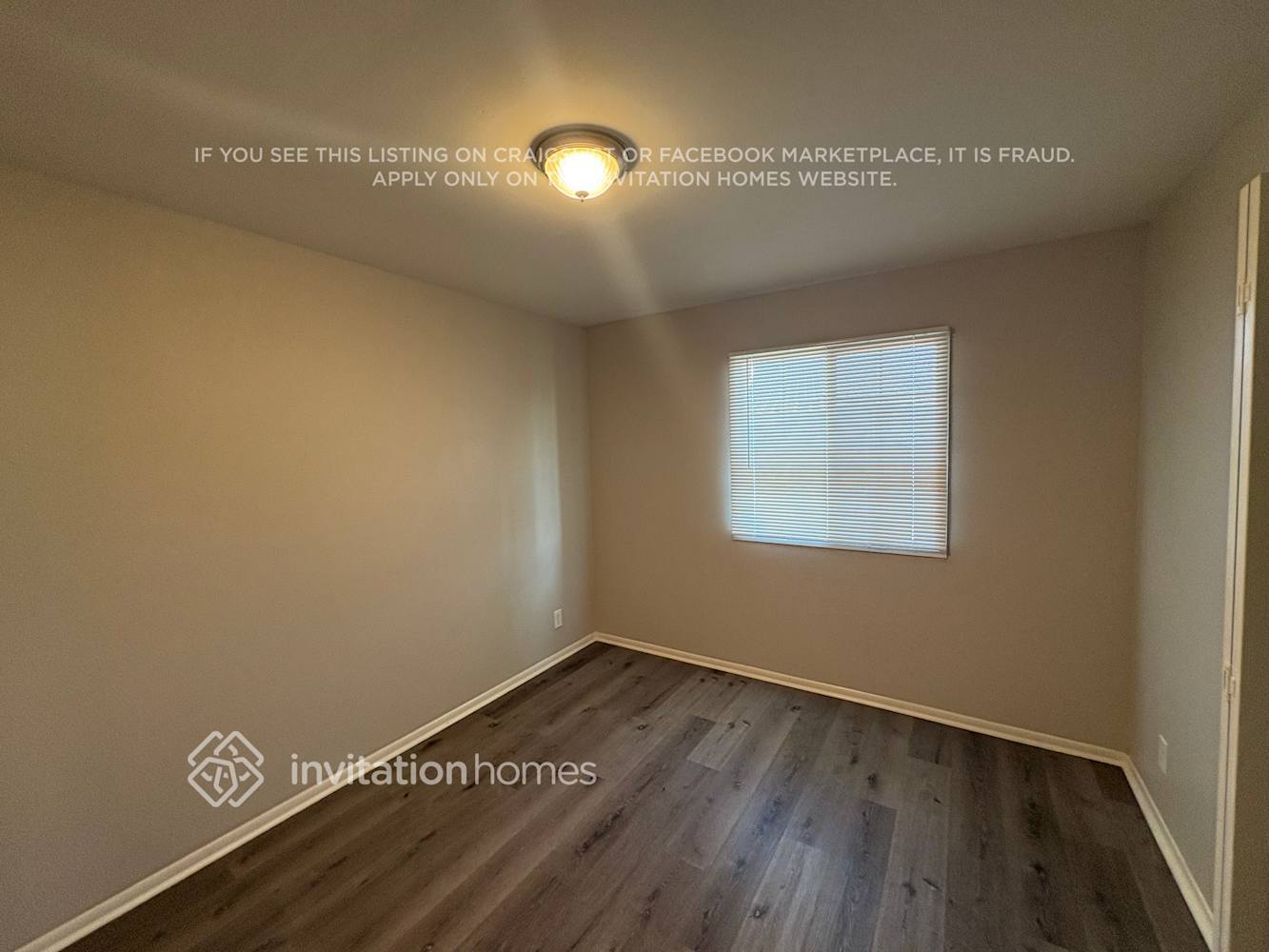 Building Photo - 2210 W Greenbriar Dr