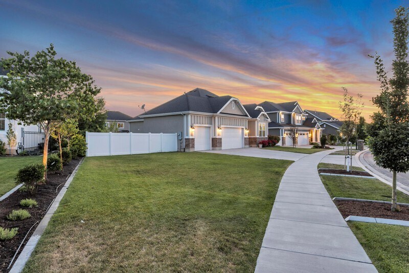 Building Photo - 13320 E Lakemont Dr