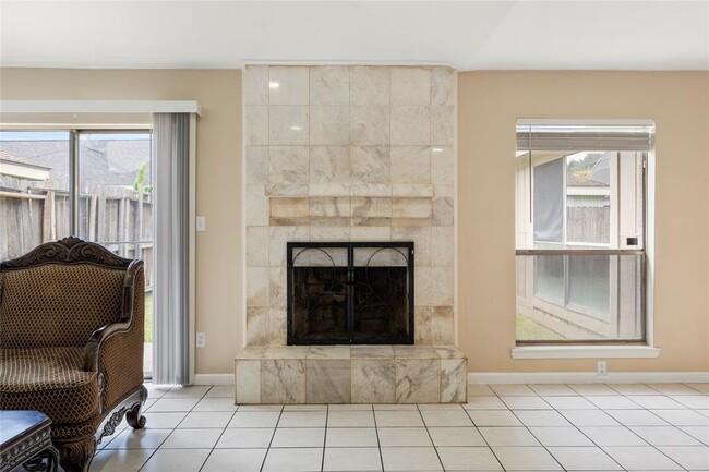 Building Photo - 11122 High Star Dr