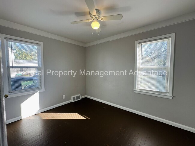 Building Photo - 21012 Beechwood Ave