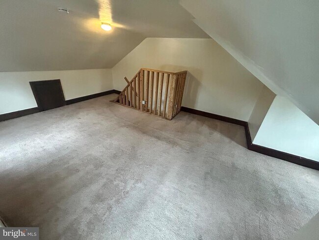 Building Photo - 2626 Penbrook Ave