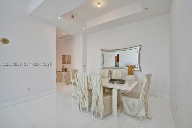 Building Photo - 16001 Collins Ave