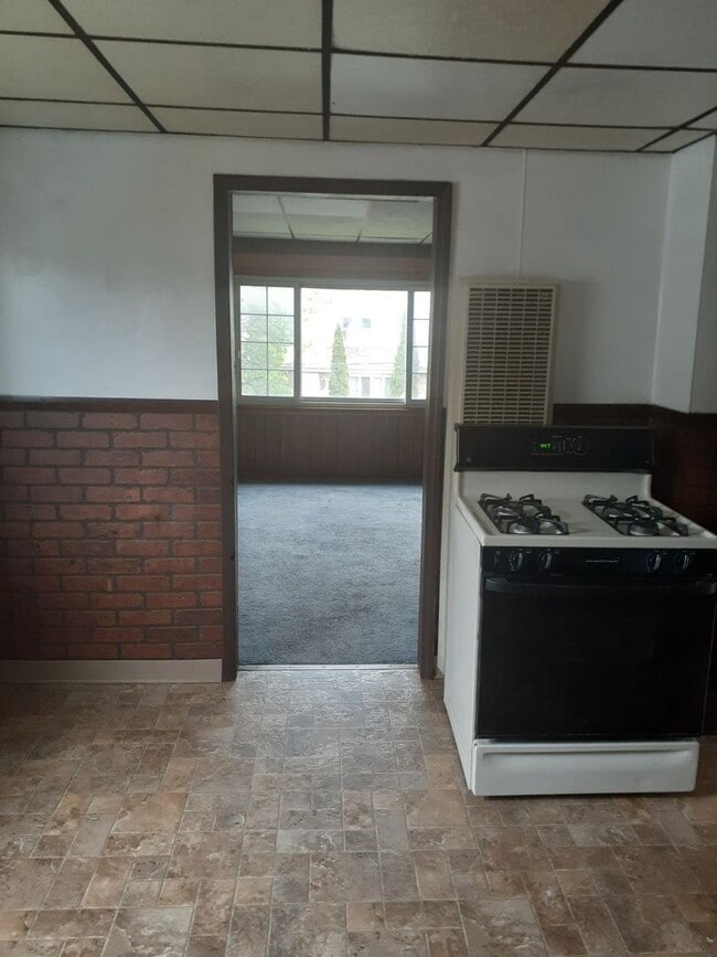 Building Photo - 44 Rich Pl