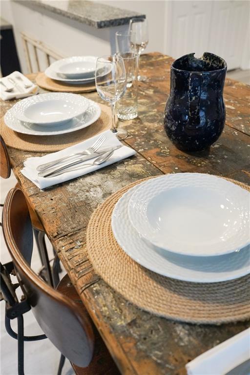 Building Photo - 603 Thames St