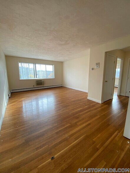 Building Photo - 75 Gardner St