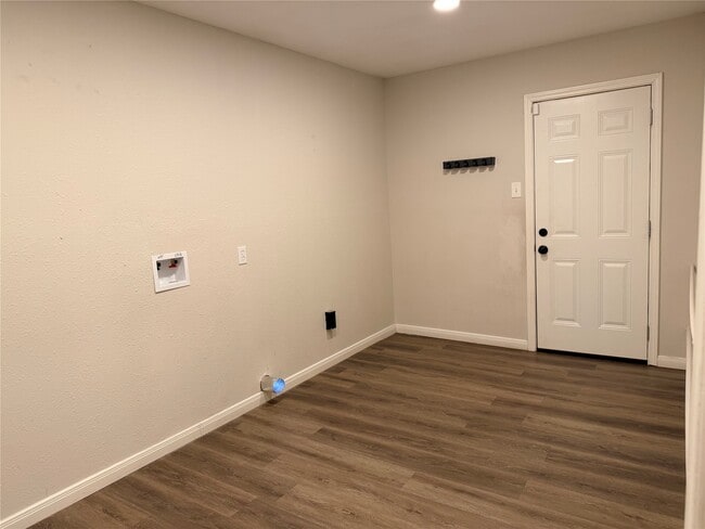 Building Photo - 801 Hudler St