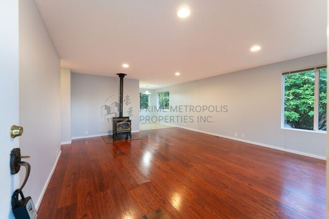 Building Photo - 5924 114th Pl SE