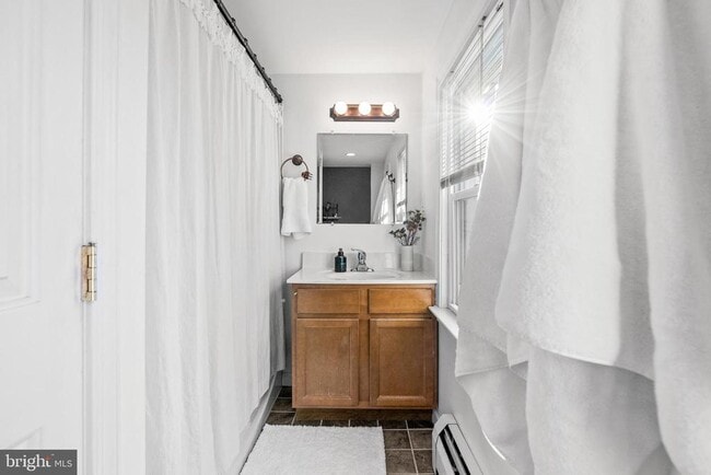 Building Photo - 547 Vanderslice St