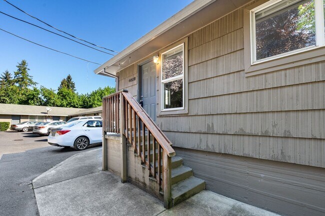 Building Photo - 6045 NE Simpson St