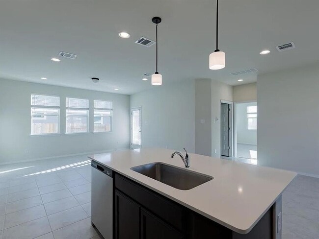 Building Photo - 229 Gray Wolf Dr