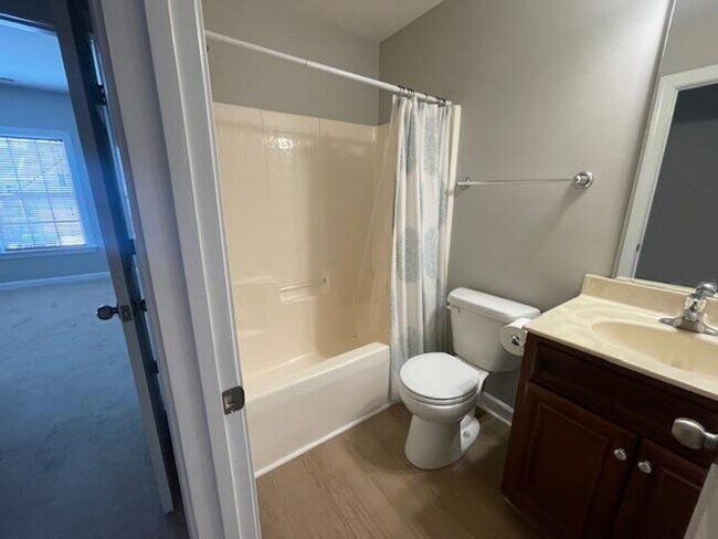 Building Photo - 410 Branchmoor Ct