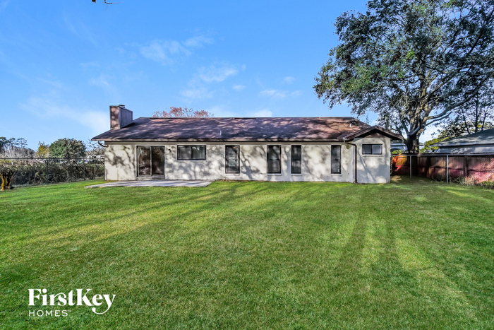 Building Photo - 9586 Villiers Dr N