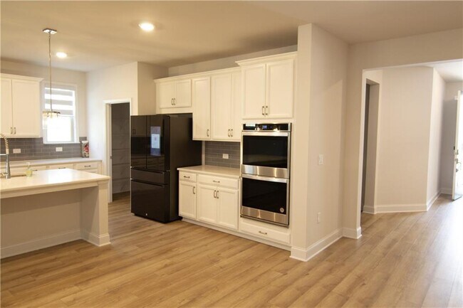 Building Photo - 2472 Knob Crk Rd