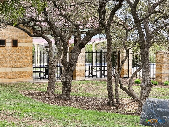 Building Photo - 512 Hoot Owl Ln S