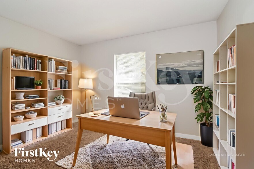 Building Photo - 739 N Midland Dr