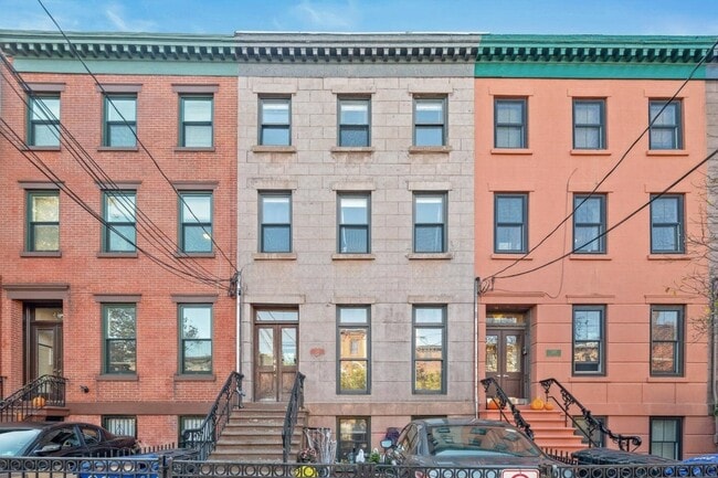 Building Photo - 281 4th St