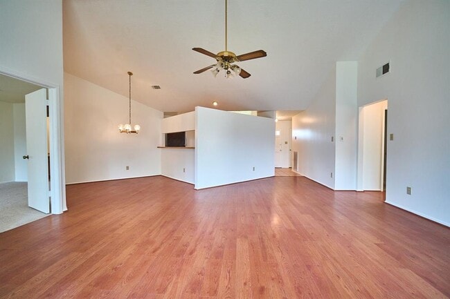 Building Photo - 17006 Summer Dawn Pl