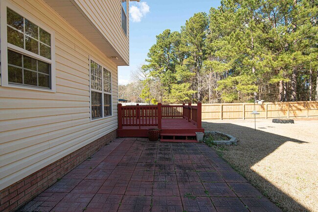 Building Photo - 302 Altavista Loop