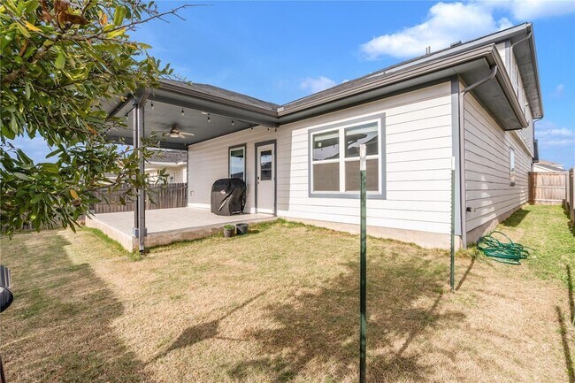 Building Photo - 108 Greenthread Dr