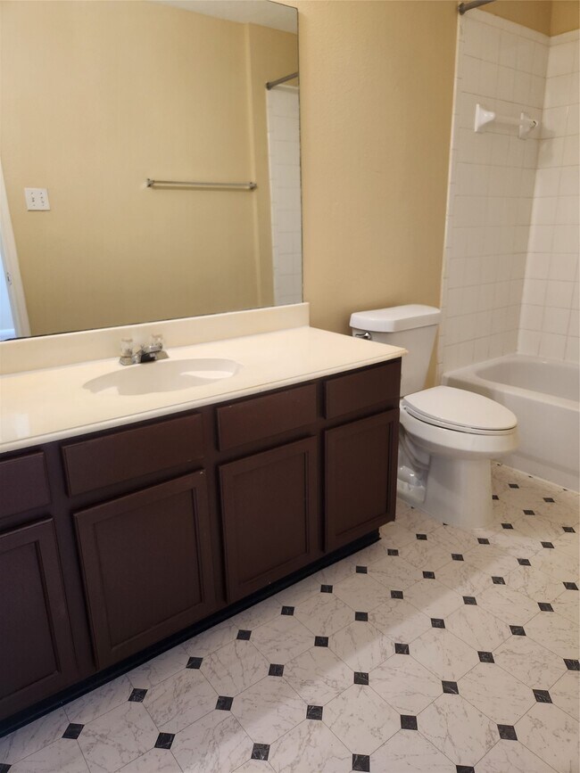 Building Photo - 7631 Goudin Dr