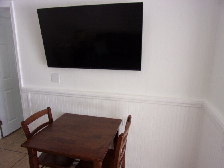 Building Photo - 101 Caloosa St