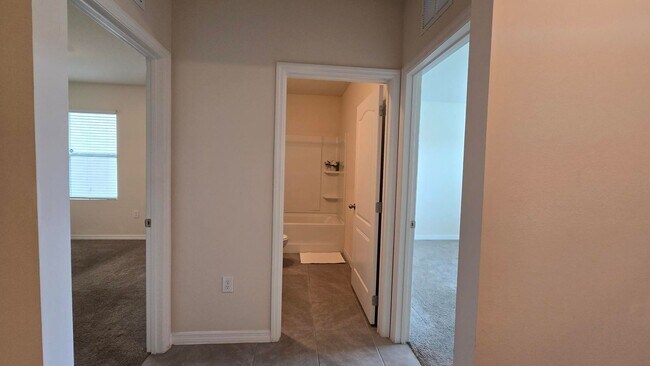 Building Photo - Beautiful 4 Bedroom, 2 bath home is Availa...