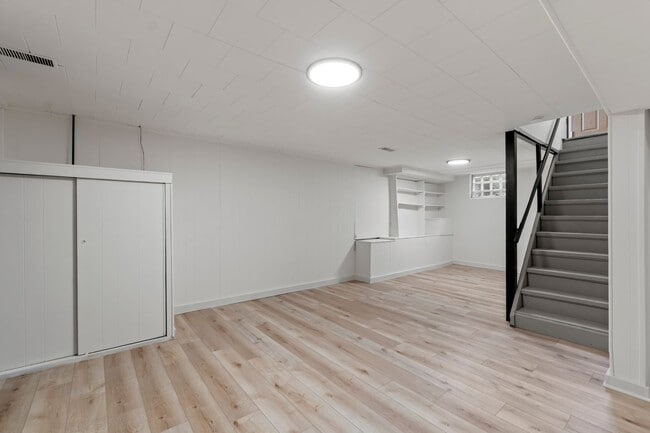 Building Photo - READY NOW! Fully RENOVATED 3 bedroom in SCOTT TOWNSHIP!