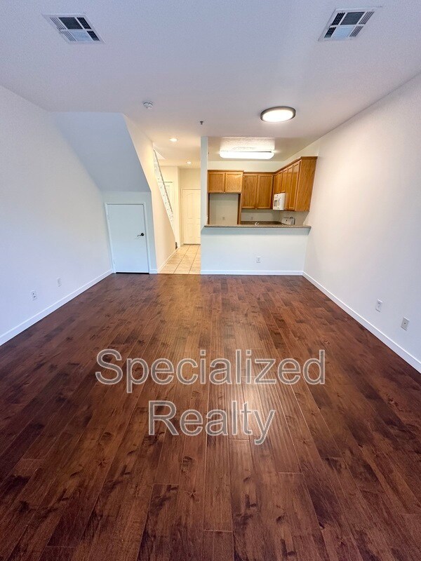 Building Photo - 5716 Whitsett Ave