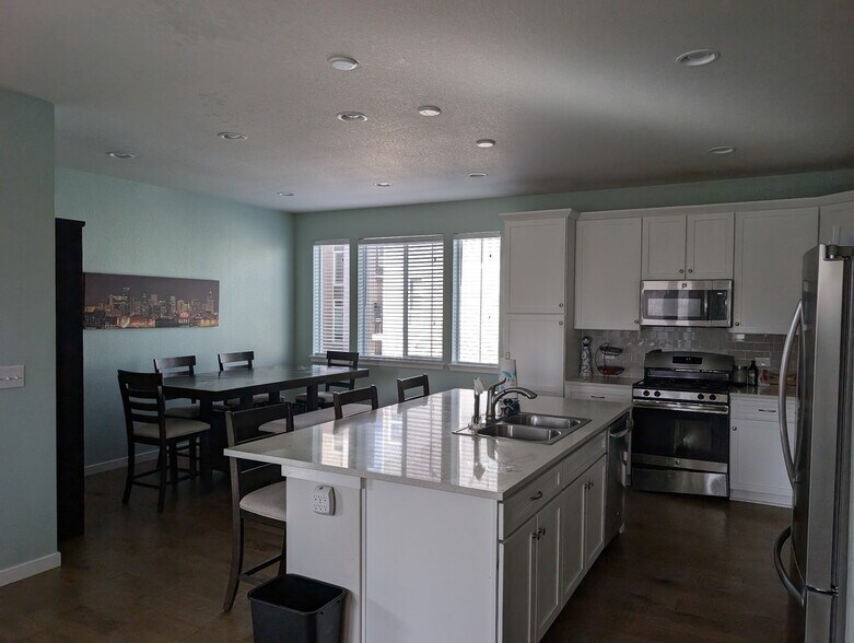 Kitchen/Dinning Room - 15702 E Broncos Pl