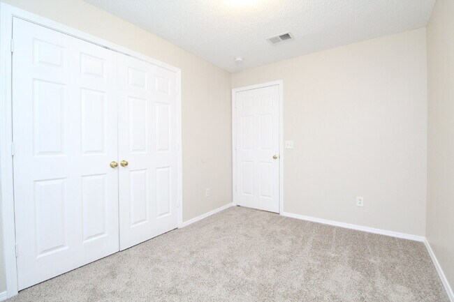 Building Photo - Updated 3BR Patio Home in Brownsville with Open Living Layout, Interior Laundry, Easy-Care Yard &...