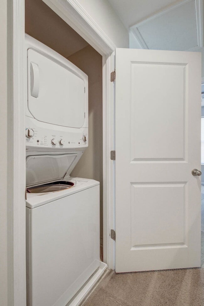 Building Photo - 9083 Parlor Dr