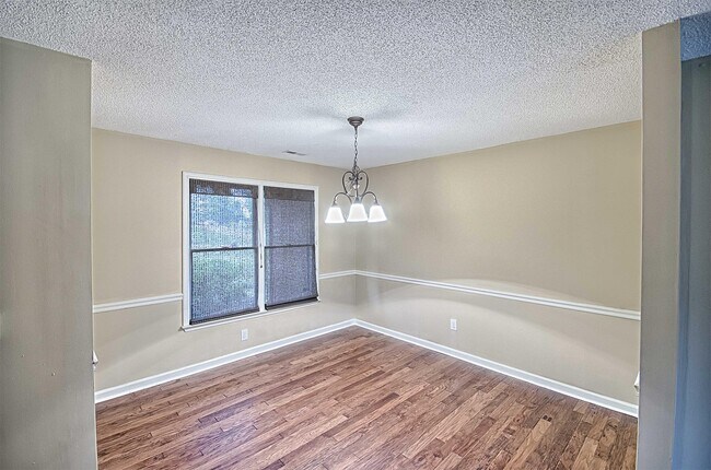 Building Photo - 123 Bordeaux Ln