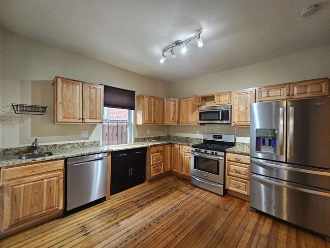 Building Photo - 719 W 1st Ave