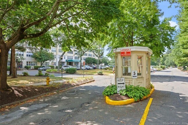 Building Photo - 2625 Park Ave