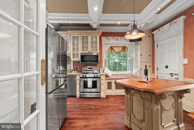 Building Photo - 209 N Bellevue Ave