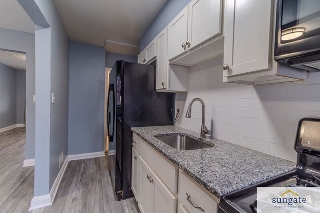Building Photo - 1504 Elrino St