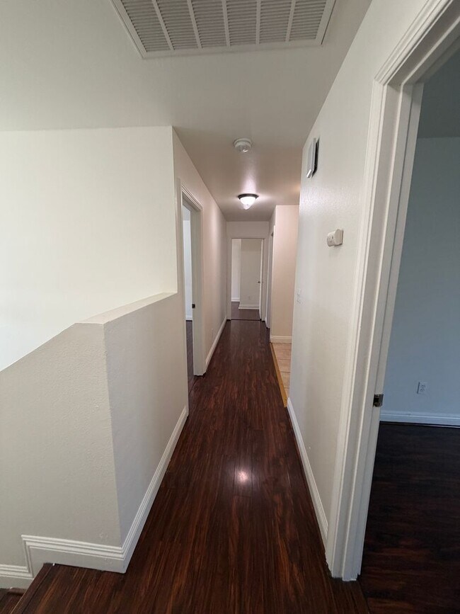 Building Photo - 79(633)