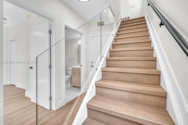 Building Photo - 2065 S Ocean Dr