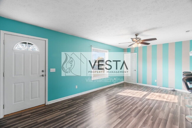 Building Photo - 35 E Silverleaf Dr