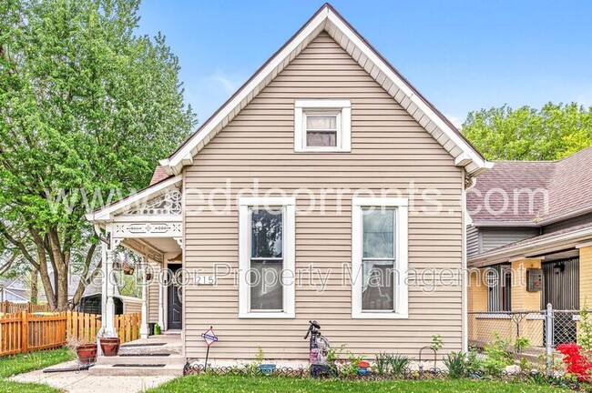 Primary Photo - 215 Wisconsin St