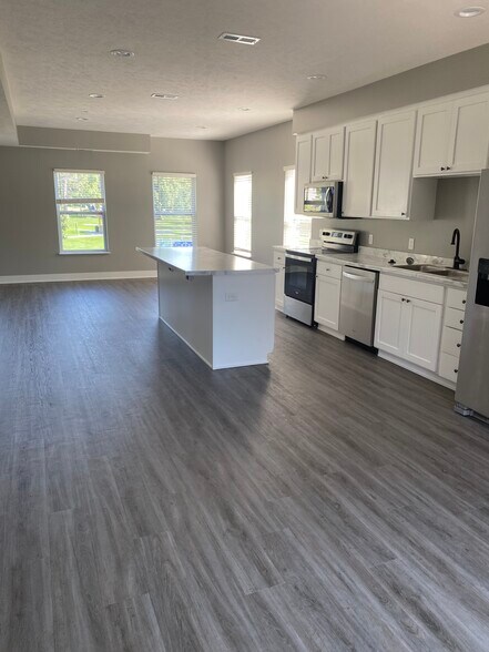 Building Photo - 2005 Franklin St