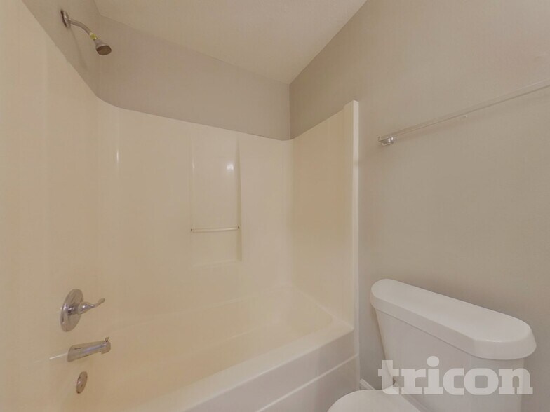 Building Photo - 132 Diamond Ct