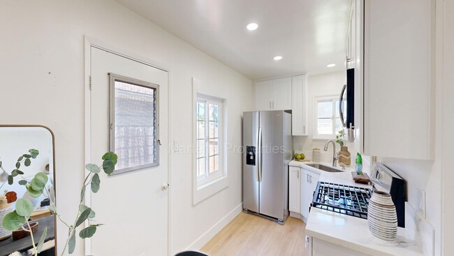 Building Photo - 19th St